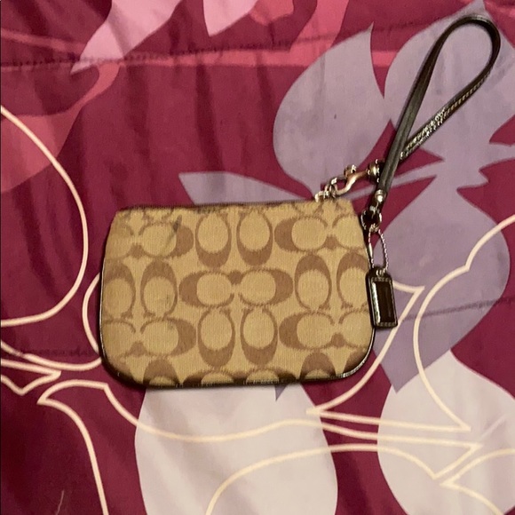 Clutch - Picture 2 of 4